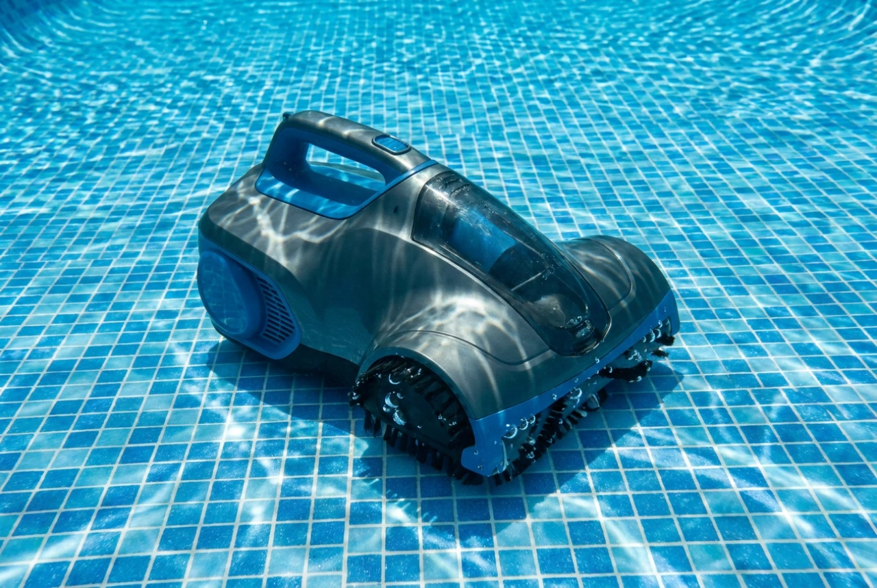 Cómo limpiar el fondo de la piscina con un limpiafondos sin cables